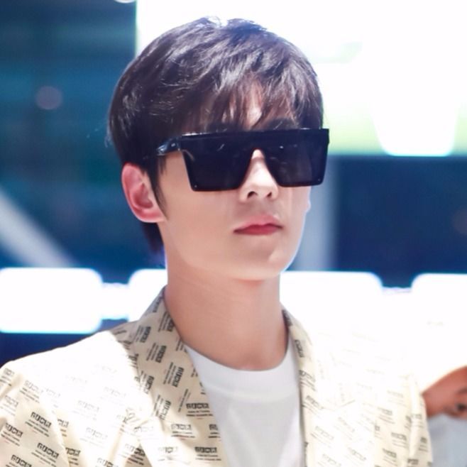 大框太阳镜杨洋同款男女个性连体复古墨镜方形眼镜黑框白眼镜眼镜布