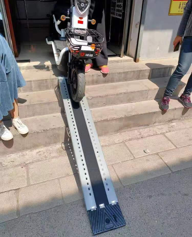 【药房直售】轮椅上楼梯便携式无障碍坡道板摩托轮椅电动车上车上楼