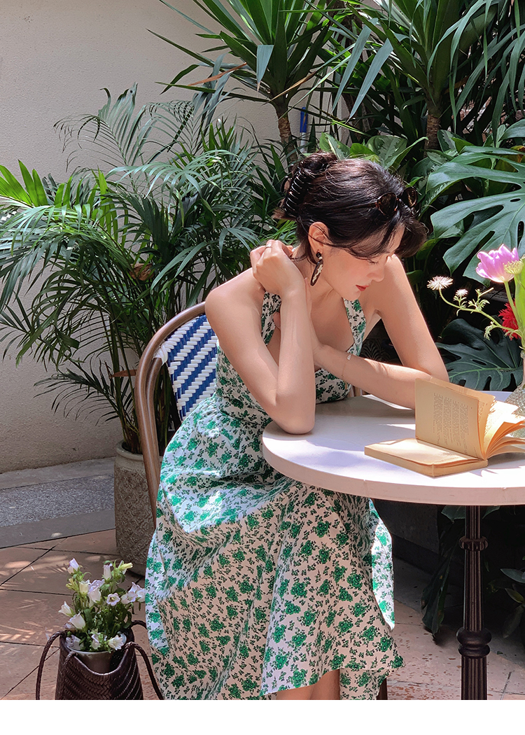 etlk香港潮牌女装2021年夏季新款优雅清新领家女孩气质碎花挂脖连衣裙