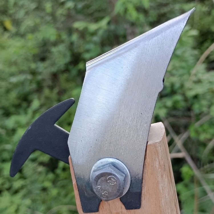 霜魄松油刀特钢采脂刀广西薄省力松脂刀磨利割千树割油刀进口钢松油刀