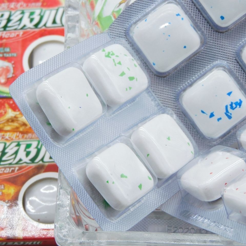 心脆皮果酱夹心口香糖多口味清凉水果味口嚼糖零食泡泡糖浓密芒果味4