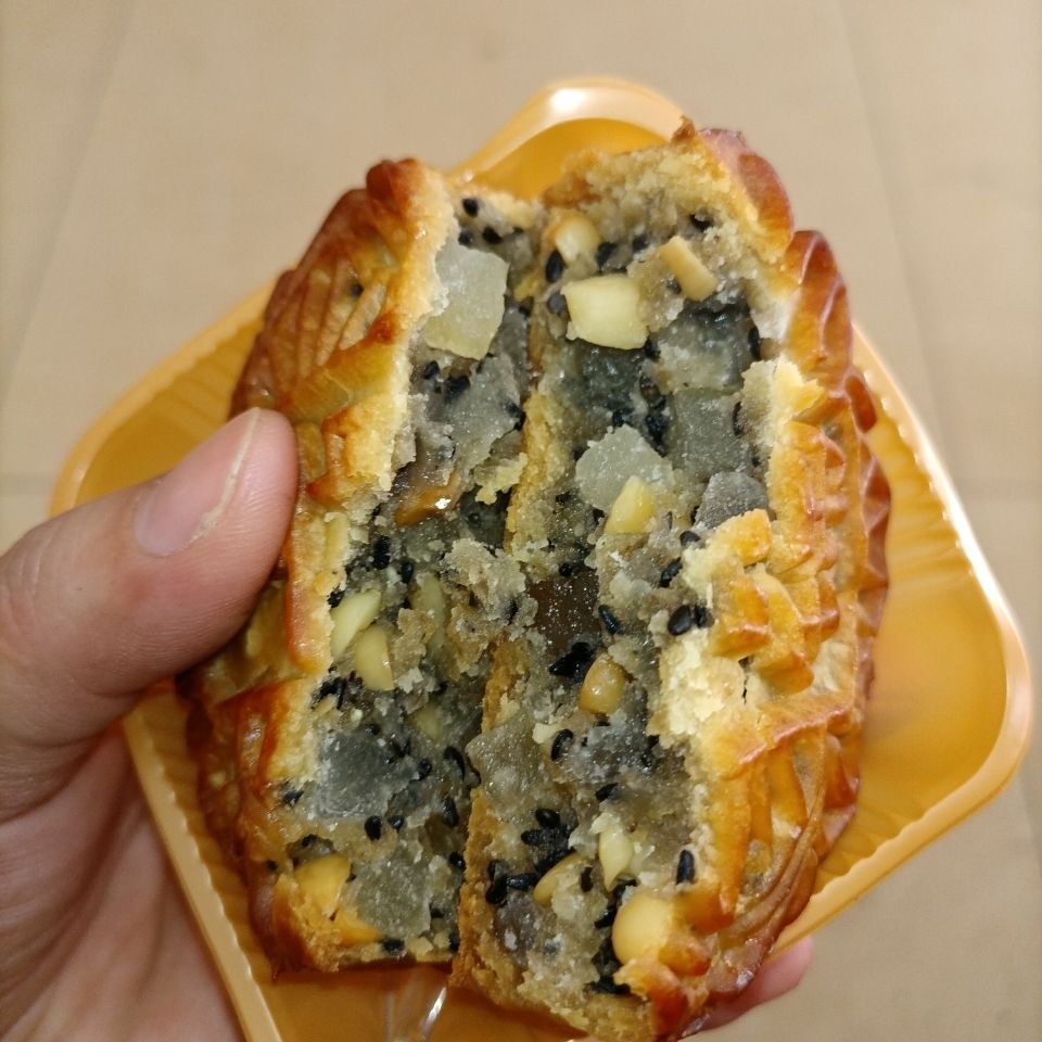 (新鲜生产)广西横县特产什锦月饼独立包装4个一斤 三斤伍仁叉烧*1个