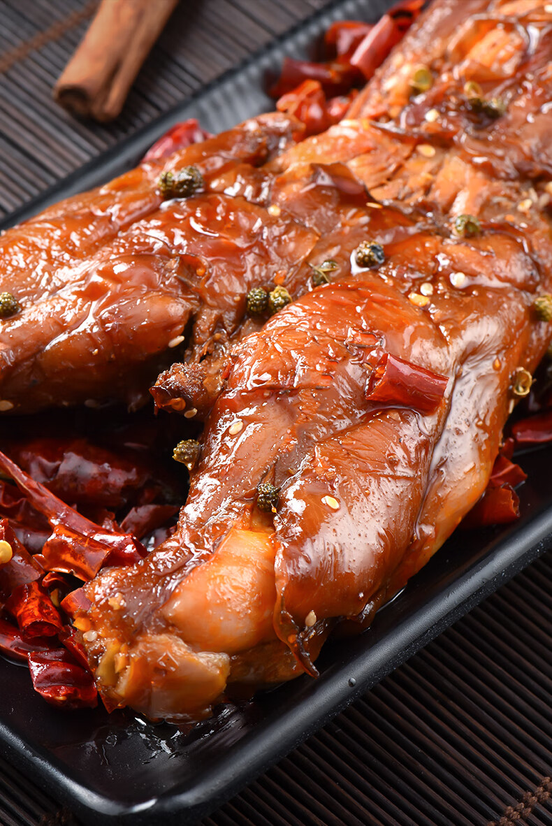 麻辣手撕兔肉整只550g新鲜兔肉四川特产冷吃兔子肉兔腿自贡全烤兔麻辣