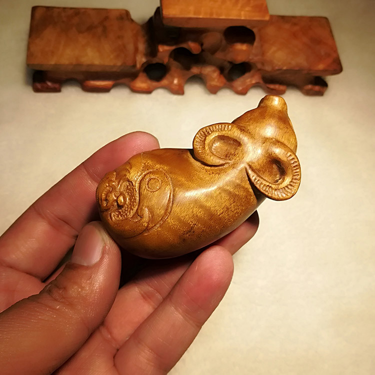 伊人意 金丝楠木雕手把件十二生肖牛转乾坤吉祥如意现代中式装饰摆件