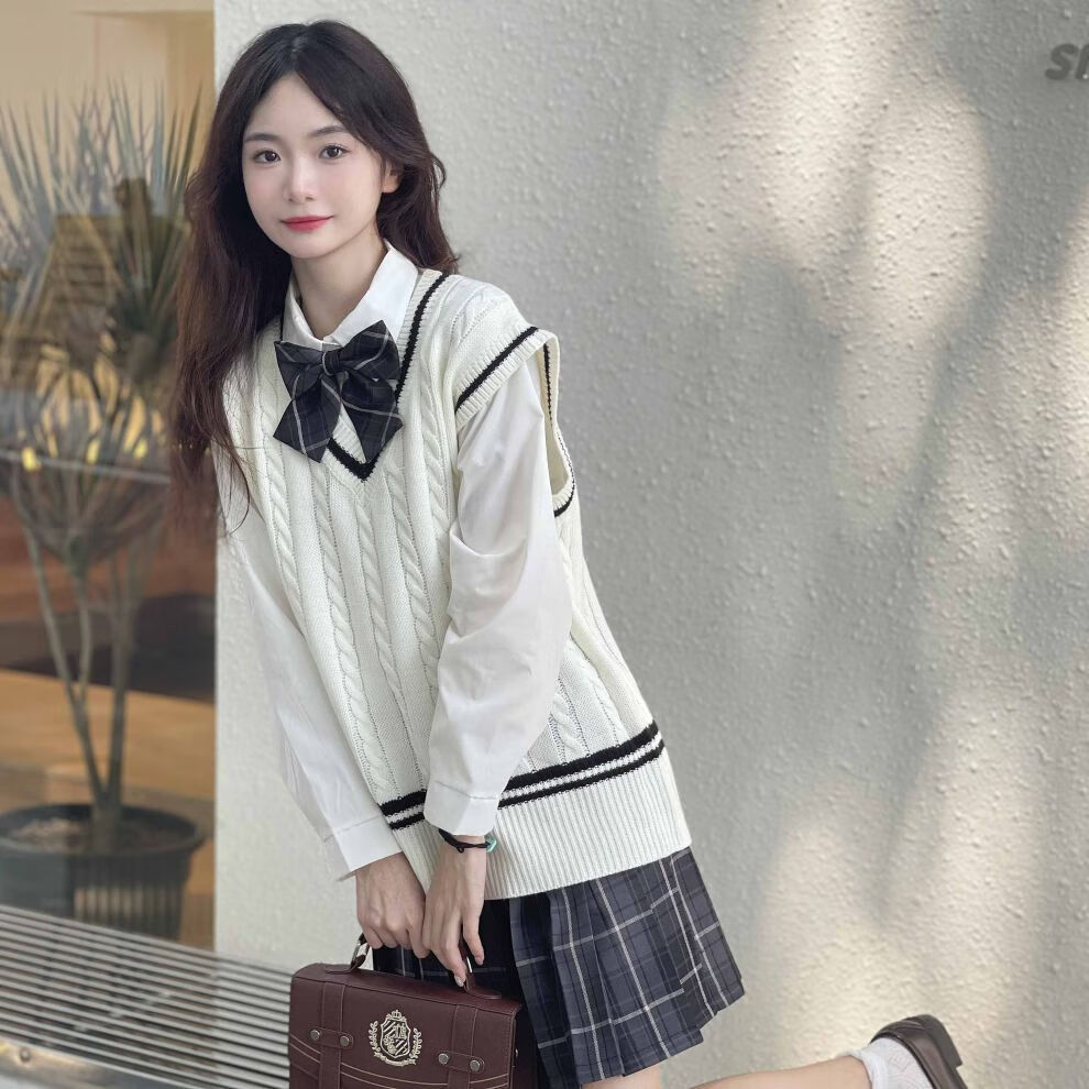 青少女学生秋装年新款v领麻花针织马甲背心女外穿毛衣慵懒风宽松上衣