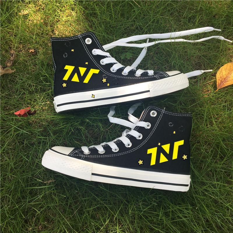 tnt时代少年团同款鞋透气帆布鞋刘耀文丁程鑫周边学生板鞋子黑色爱心