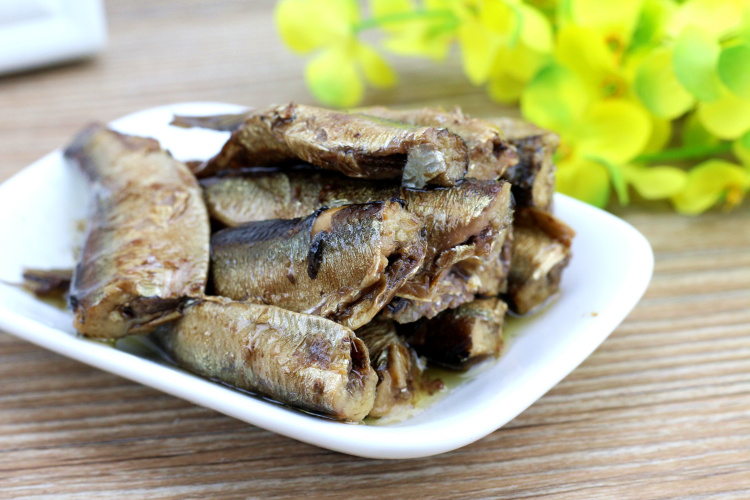 俄罗斯鲱鱼罐头开罐即食橄榄油浸整条无头鱼肉下酒菜160g【图片 价格 