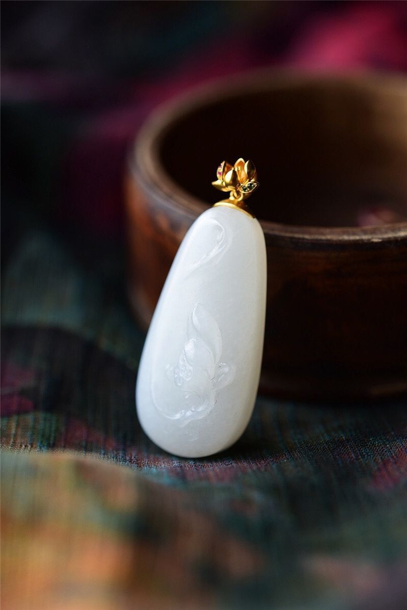 博皓定制精品羊脂白系列油性白度皆好和田白玉莲花吊坠圆润玉石项链女