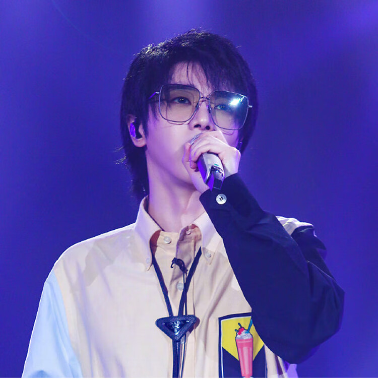 眼镜旗舰店商品编号:10048189357764商品名称:liruisi 华晨宇同款牛油