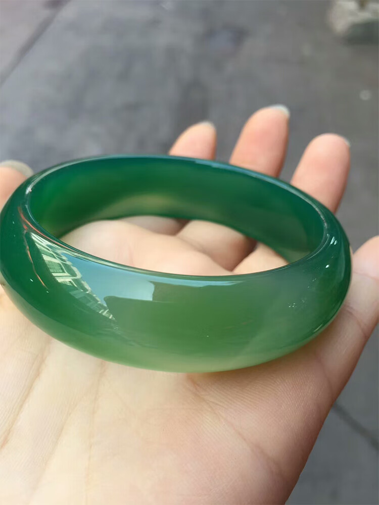 天然绿玛瑙手镯高冰种玉髓镯子巴西玛瑙玉石送妈妈女友礼物内径5354mm