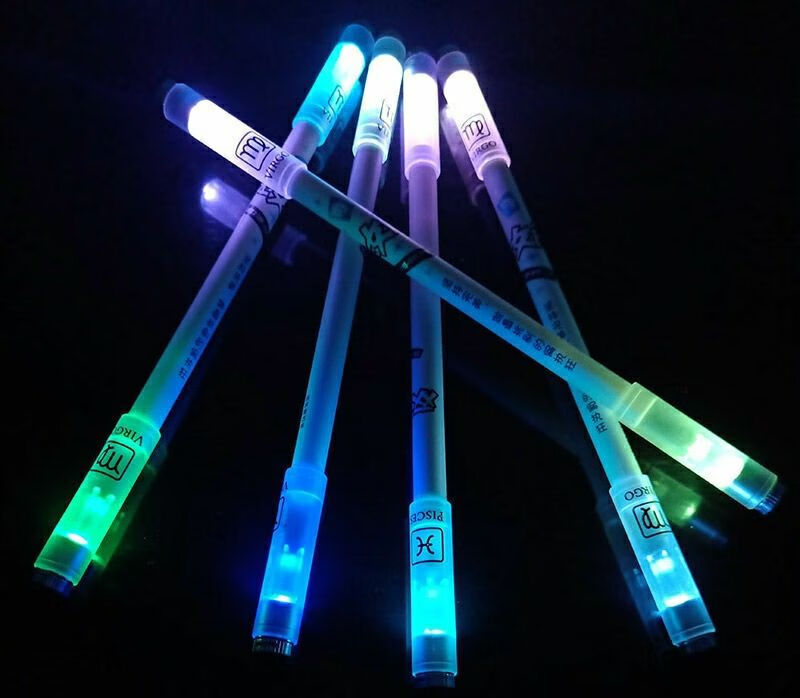 抖音网红星座转转笔发光学生初学超炫荧光折叠防摔解压磁铁笔带灯玩具