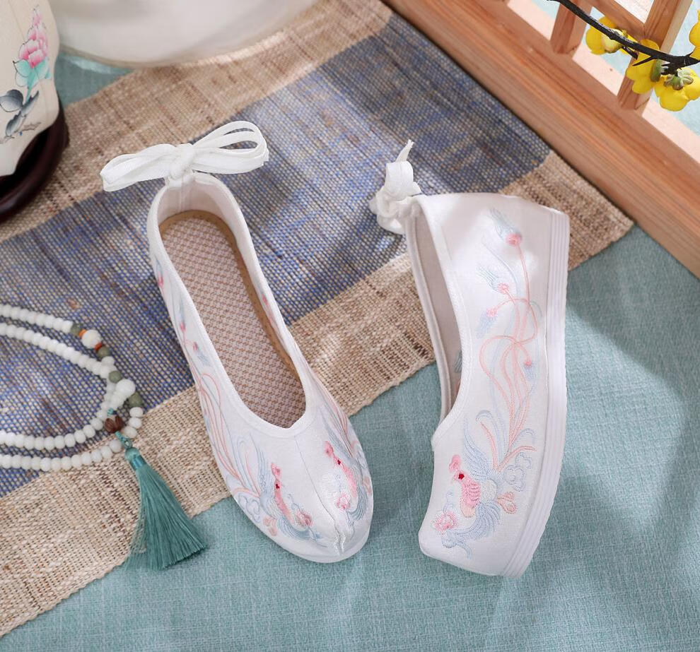 汉服鞋子原创明制古风绣花鞋超仙内增高搭配古装舞蹈学生翘头鞋女繁花