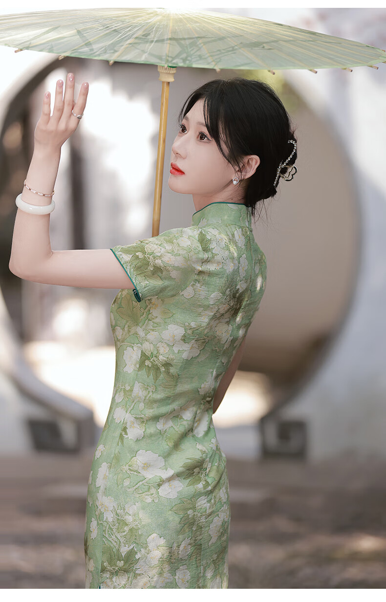 低开衩图案:其他上市时间:2022年夏季襟形:斜襟类别:旗袍流行元素