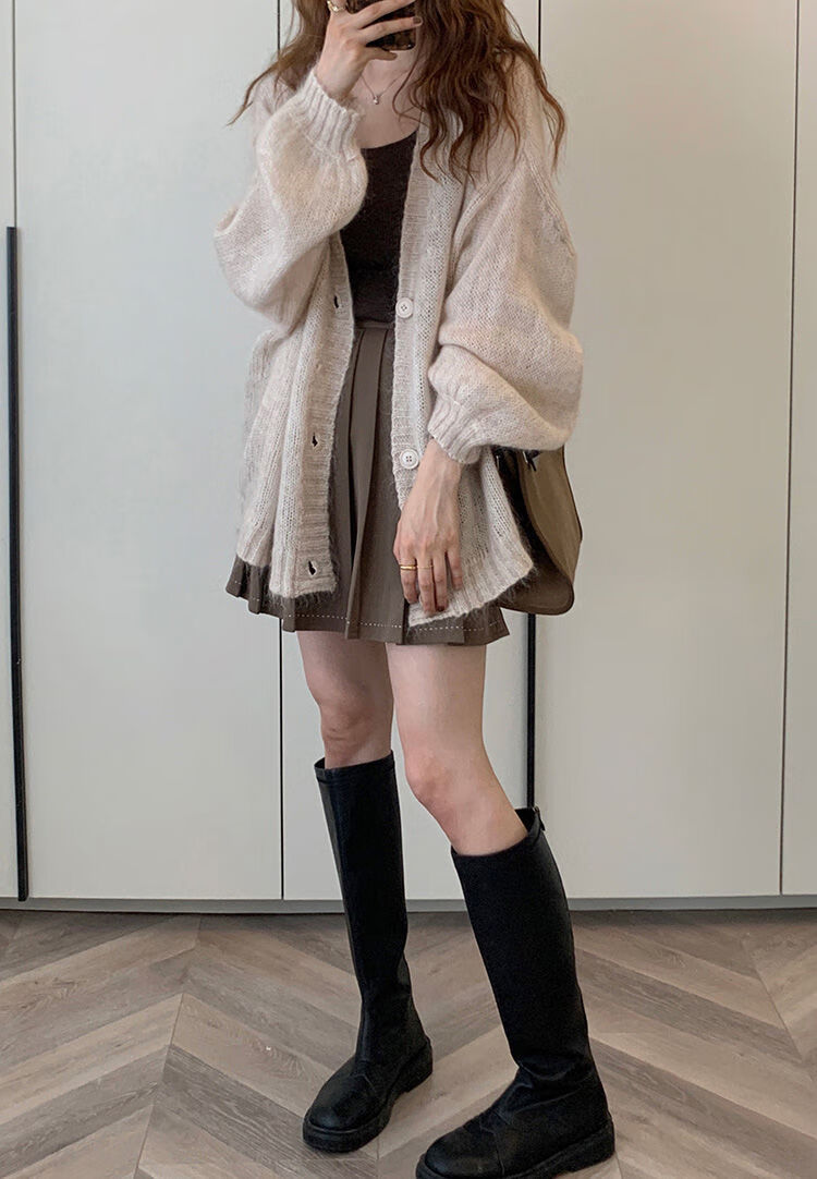 其他袖长:长袖裙型:其他面料:针织领型:其他上市时间:2021年秋季流行