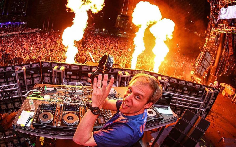 新款汽车载dj潮牌ea7炸街曲音乐u盘16g蹦迪重低音无损音质mp332gdj