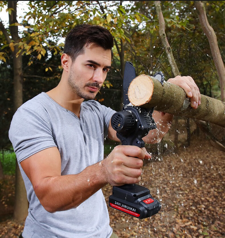 力尊电动手持锯充电式伐木锯电链锯家用小型手持户外锂电树木果园修枝
