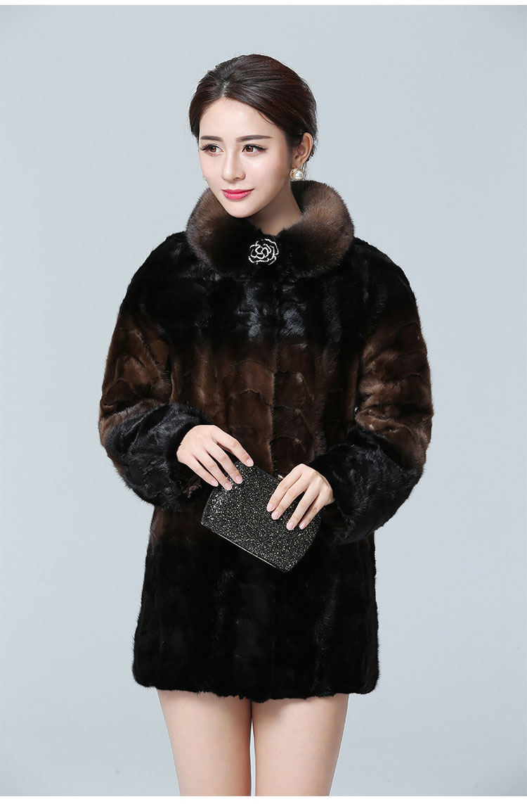 2021年新款秋冬季豹皮泰迪熊女士大衣海宁皮草中老年大码外套中长款