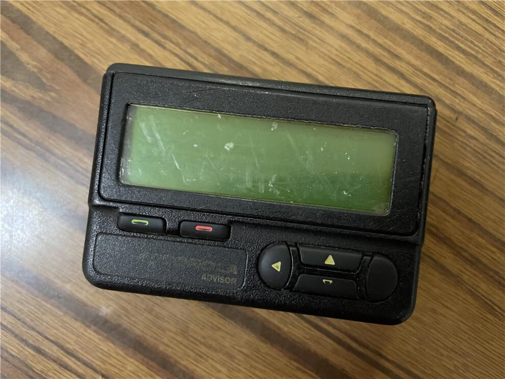 怀旧bb机收藏摩托罗拉汉显数字寻呼机传呼机call机影视道具拷机bp