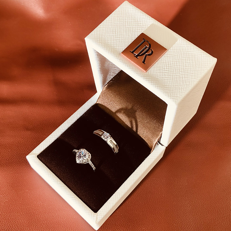 dr钻戒仿真一对婚礼仪式现场用替代情侣戒指女男活口婚戒假钻对戒