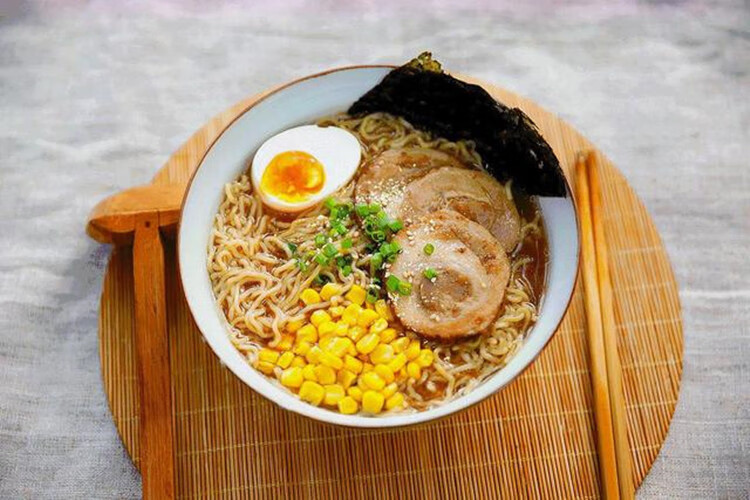 迎五一5折现货日本进口方便面三洋札幌一番特制香辣味噌拉面速食泡面5