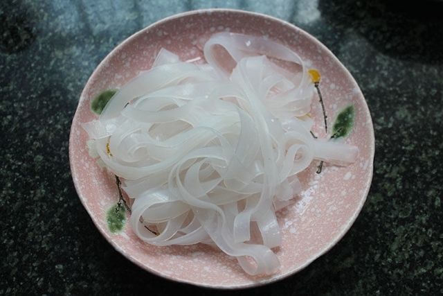 水晶凉皮水晶粉皮 绿豆粉皮 大拉皮粉条凉拌凉菜脆爽火锅专用 2斤水晶