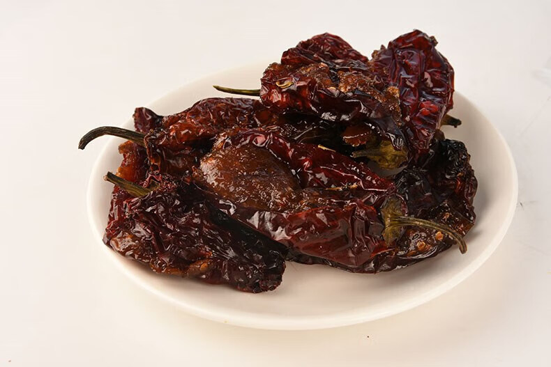 江西特产辣椒干爆辣糯米馅上饶依夫辣椒果特辣零食小吃一整颗辣椒