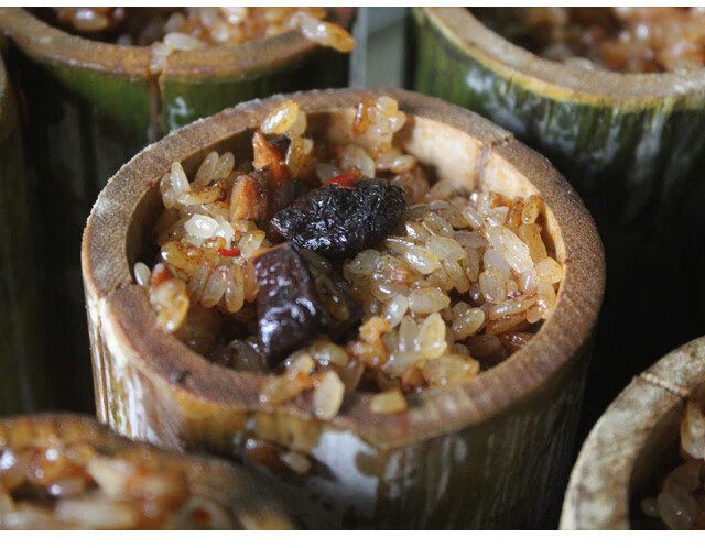 四川特产加热即食特色香竹烤饭竹筒饭300g方便米饭食品糯米香饭豌豆