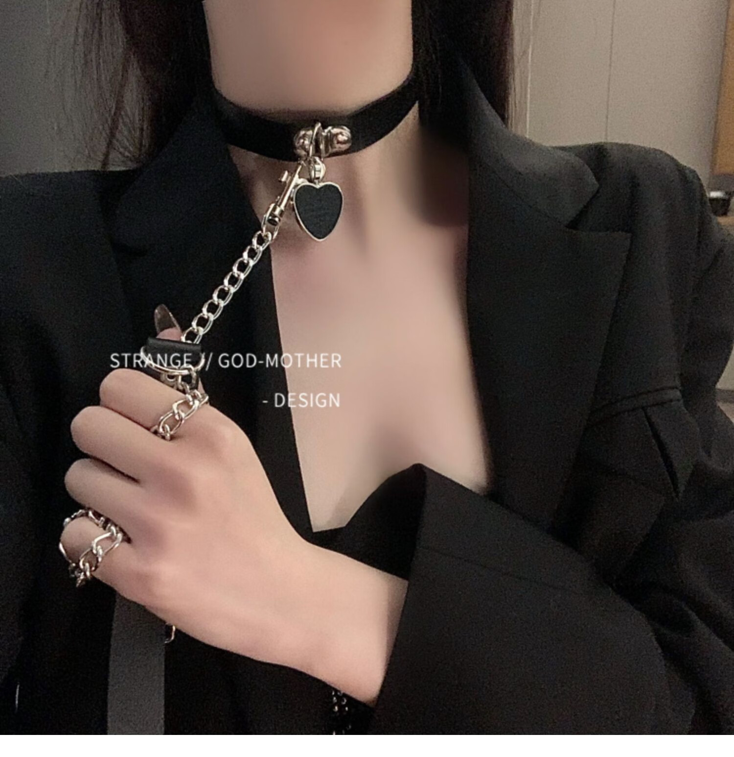 女脖子上戴的饰品人用项圈女m项链情趣牵引绳控制颈带choker狗链sm r