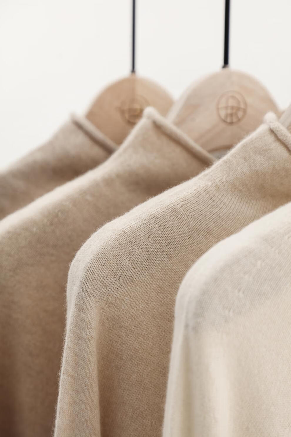 三宅·一生同款【】高原软黄金天然未染色原绒全成型卷边领套衫 花米