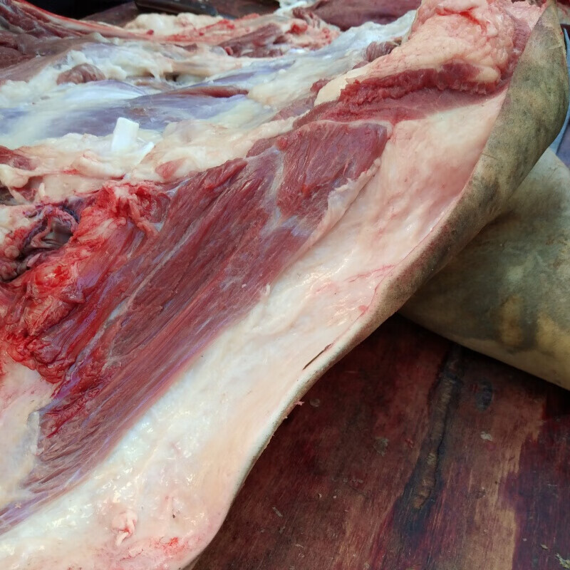 贵州带皮黄牛腿肉2斤新鲜小黄牛吃草农家土嫩牛肉