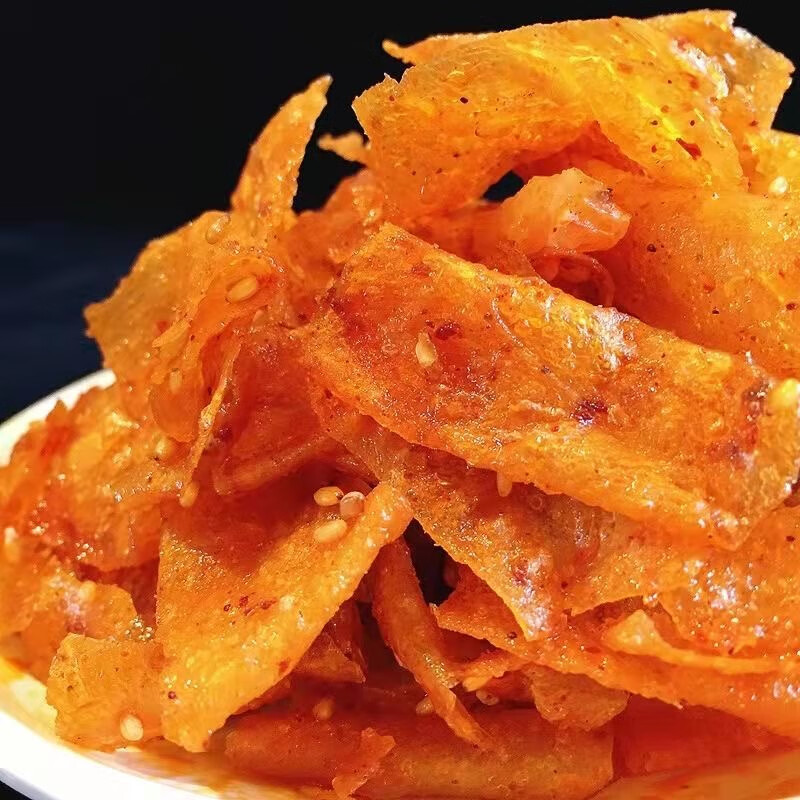 卫龙软豆皮30g*10袋怀旧儿时麻辣办公室休闲小零食8090后面筋辣条 软