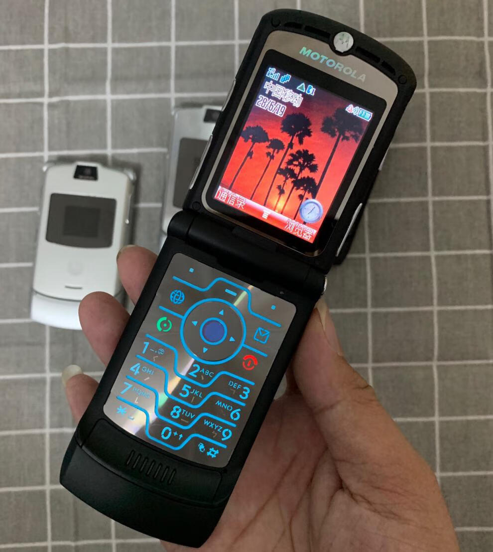 摩托罗拉v3经典超薄移动电信翻盖按键老人学生手机备用 黑色v3i移动版
