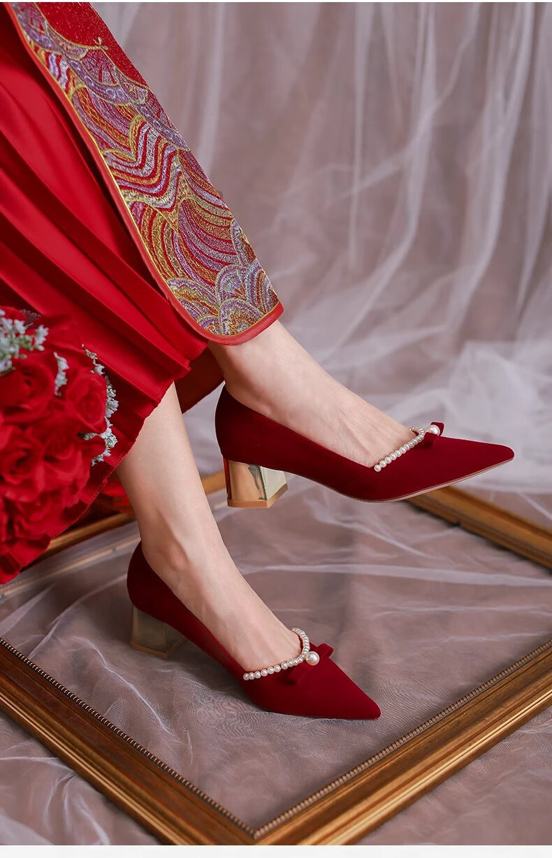 女2022年新款红色珍珠蝴蝶结粗跟春季时尚百搭新娘鞋秀禾婚纱两穿鞋