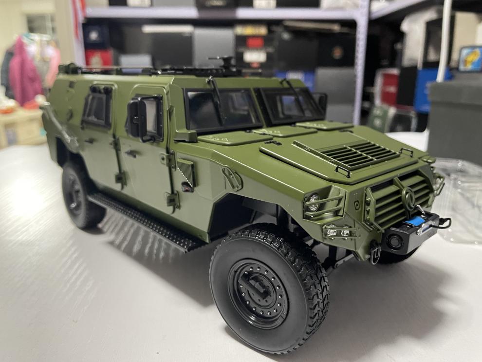 東風猛士車模防護型1:18高機動越野車gsk141第2代合金汽車模型 花色