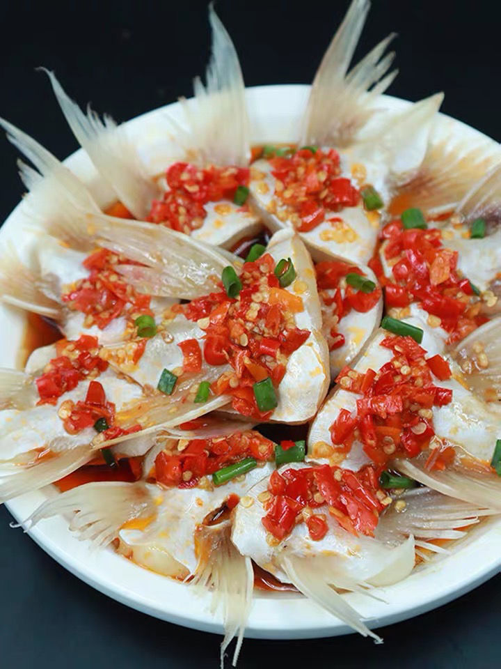 新鲜速冻清江鮰鱼巴沙鱼鳍肉鱼鳍烧烤批发鮰鱼鳍尾家庭装 拍4斤送1斤