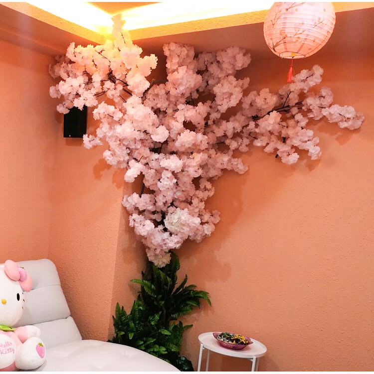 网红店金店珠宝店背景墙面装饰仿真樱花树室内吊顶塑料假花藤条定制浅