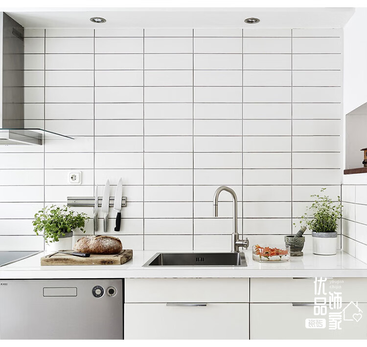 格子面包砖300x600厨房卫生间墙砖网红小白砖瓷片白色平面哑光八宫格