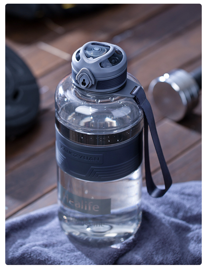 2022新款超大容量运动太空喝水杯子男生健身大号大水壶夏季tirtan材质