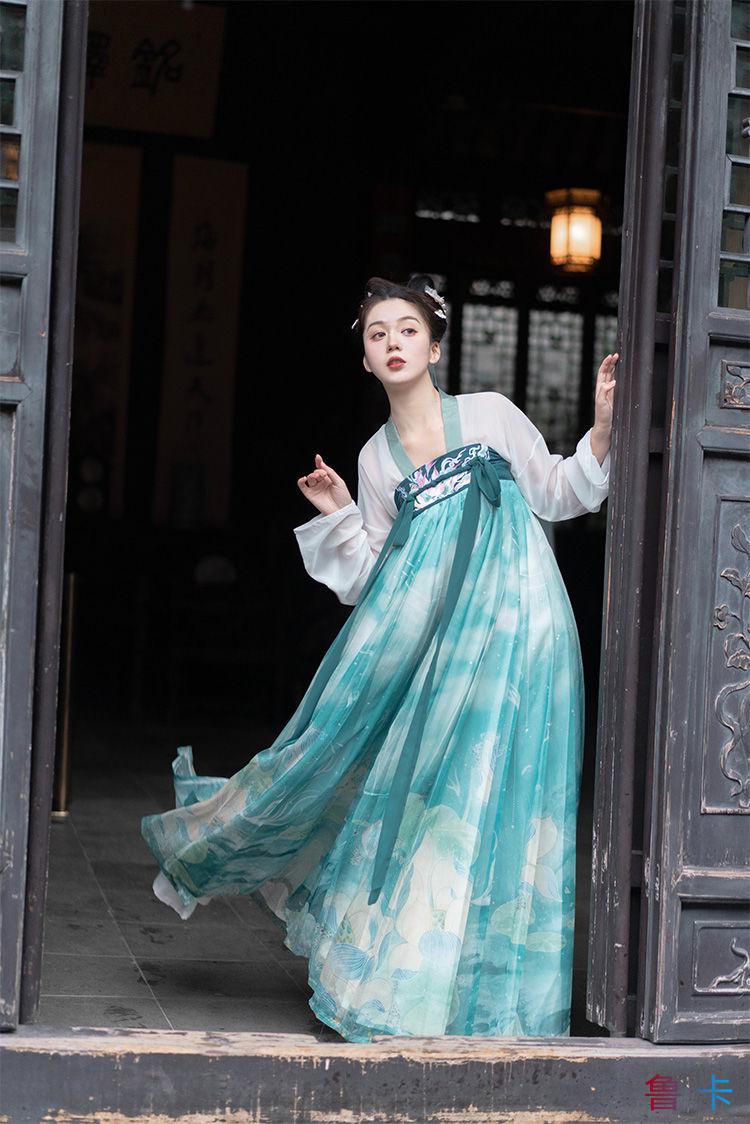 拉夏贝尔la【特价捡漏】轻舞重工清欢原创汉服一片式女齐胸襦裙6米大