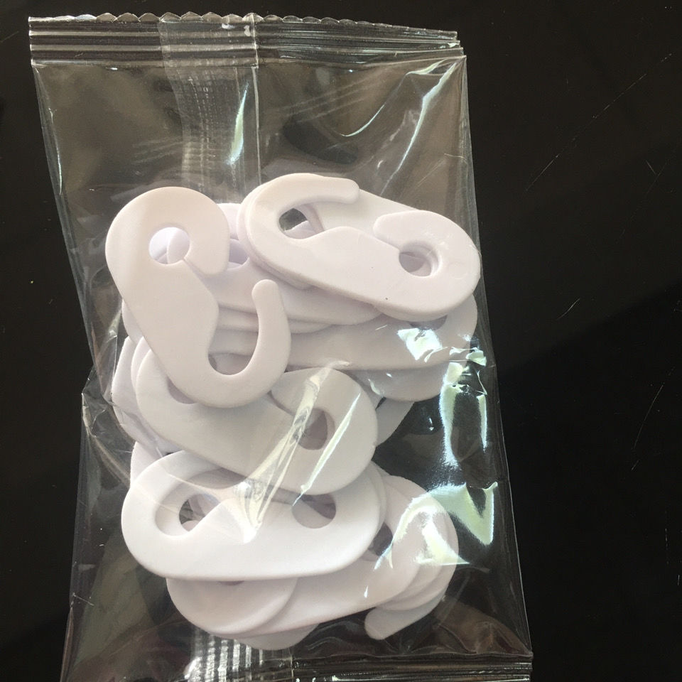 倩绣菲口罩挂钩不勒耳朵口罩简易挂勾不勒耳朵扣子挂钩白色pp料脱取