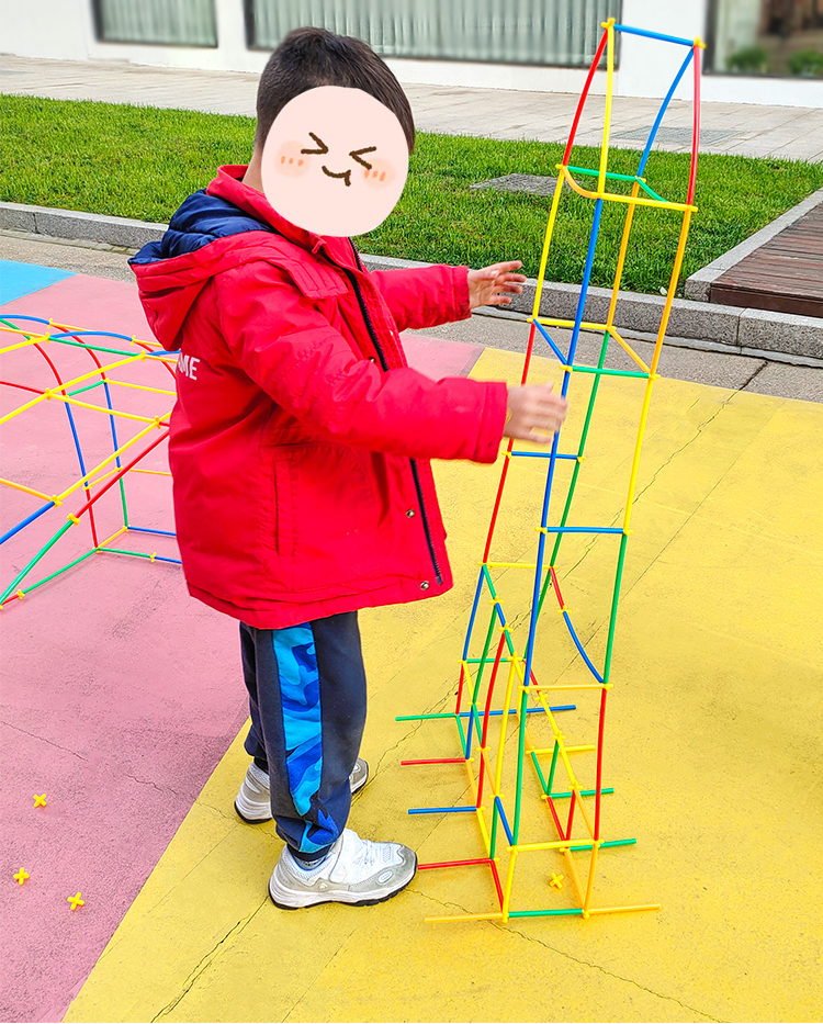 星期树立体搭建吸管积木幼儿园几何建构搭建中大班材料玩教具软管拼插