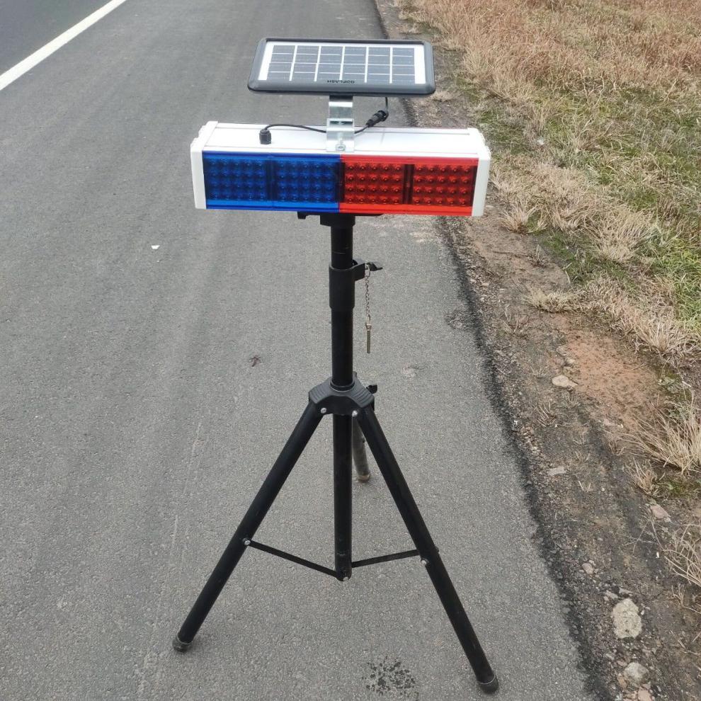 太阳能爆闪灯一体式分体式红蓝双面四片警示灯道路施工信号灯移动 四