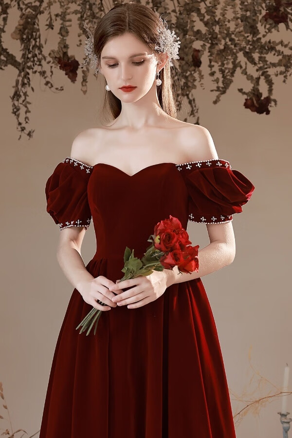 acc9e09c96b93e2d.jpg' style=