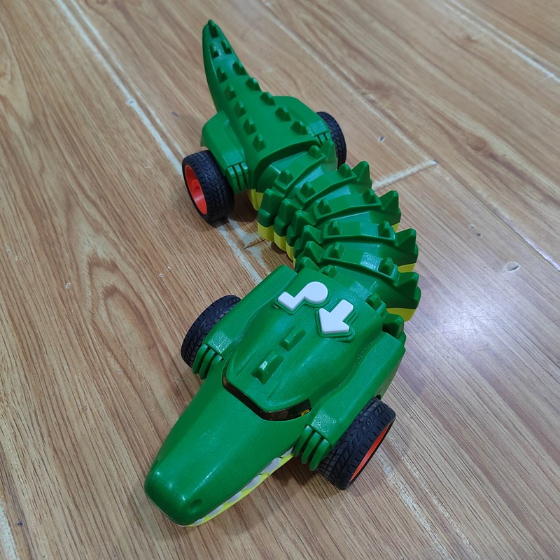 电动机械鲨鱼战车儿童音乐灯光扭动爬行蝎子鳄鱼男孩玩具 电动鳄鱼