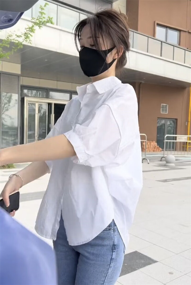57b1eca8721b88a3.jpg' style=