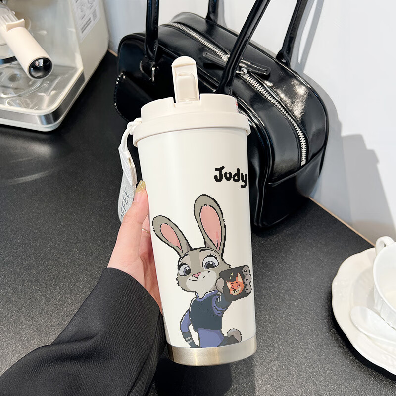 648d9dc574ecf674.jpg' style=