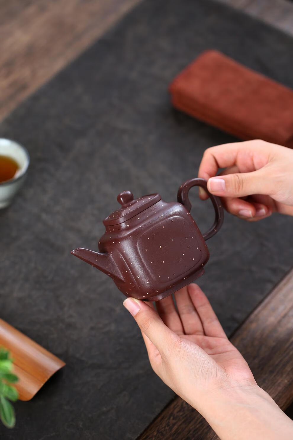 冶秋(yeqiu) 【官方旗舰】宜兴大师级王芳全手工四方宫灯紫玉金砂紫砂