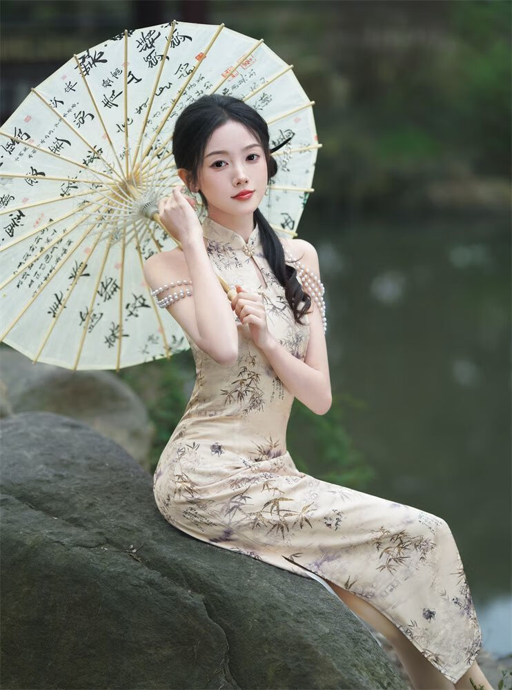 d30307c50b3579f4.jpg' style=