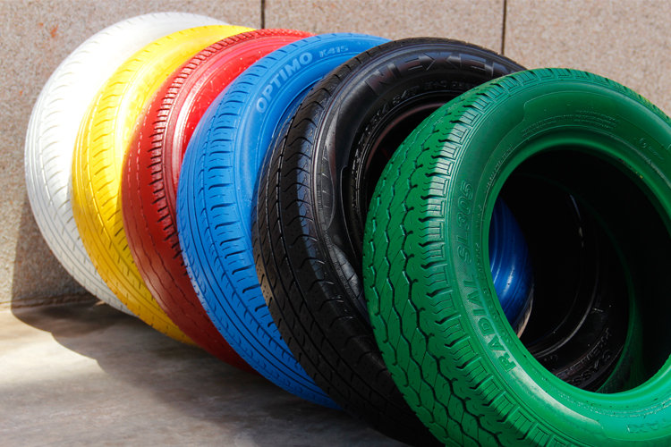 金葫芦农资 彩色喷漆旧轮胎装饰 汽车金属漆创意轮胎挂件室外室内酒吧