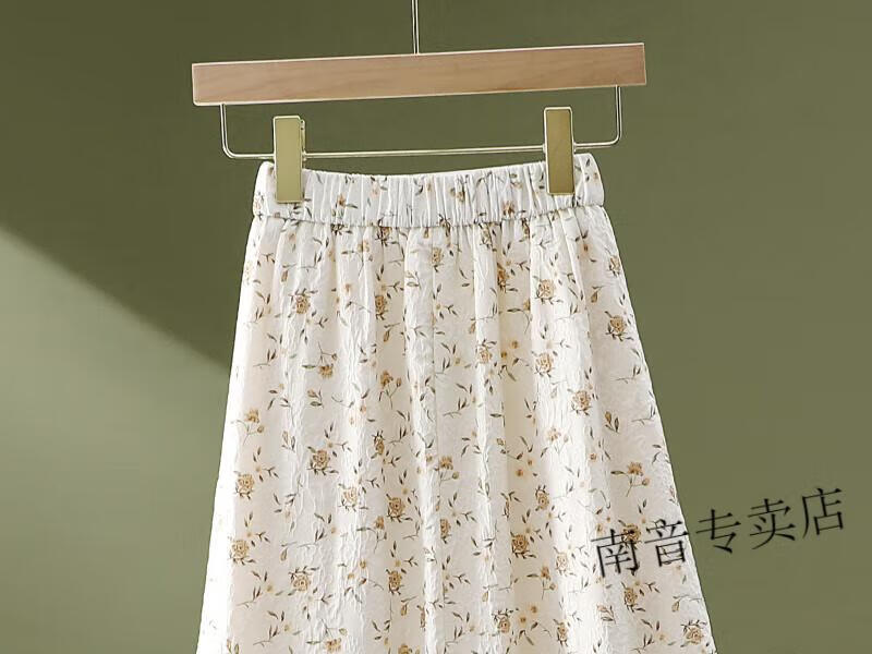 5e5ef9a6c827f325.jpg' style=